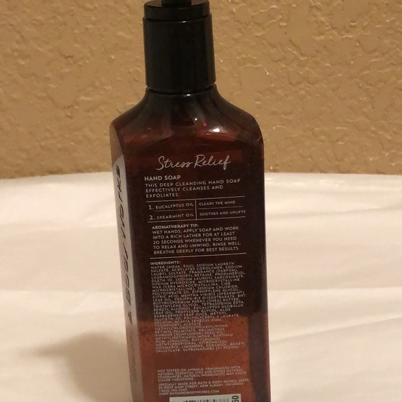 NWT Bath & Body Works Aromatherapy Eucalyptus & Spearmint Hand Soap - Picture 4 of 5